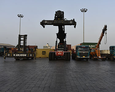 VASPL Restacker, Hydra & various equipments in Machinery Yard